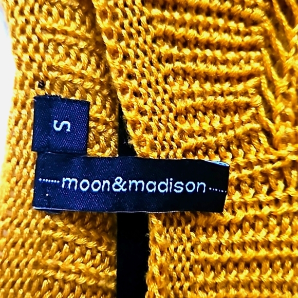Moon & Madison Sweater - Picture 3 of 4